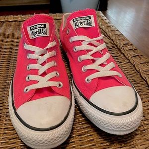 Converse Low Top size 9 Pink